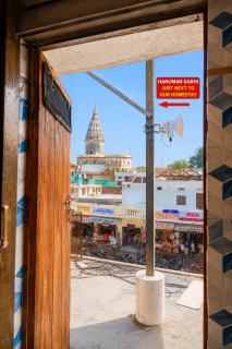 Anjaneya Dham Homestay Front Of Hanuman Garhi walking Distance Of Shree Ram Mandir - 8