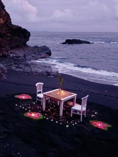 Makawi Tuwa Cliff - Luxury Cliff Stay with Private Beach, Infinity Pools and Ocean View - 1