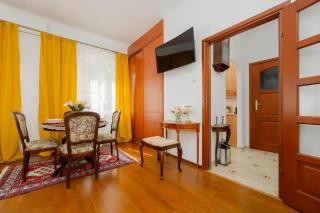 Cozy Studio Near the New Town Square by Noclegi Renters - 5