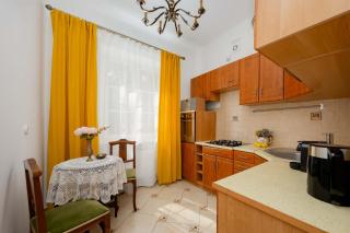 Cozy Studio Near the New Town Square by Noclegi Renters - 9