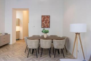 Bright Downtown Hideaway - Steps from Basilica - 5