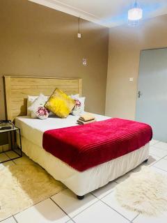 Maun East Gate Guesthouse - 4
