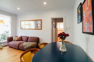 Stylish St Kilda Apt - Walk to beach, cafes and tram to CBD - 1