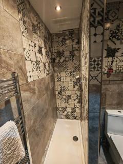 Etal Lane 2BR - Families & Contractors - 1
