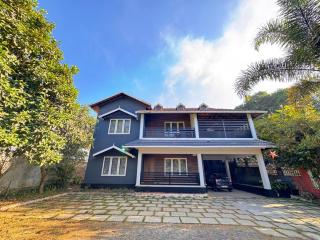AuraStays Homestay - 9