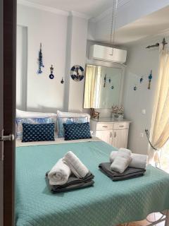 Turquoise Orchid Family Apartment with Veranda, Kallithea - 9