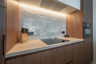 Elegant & light-filled apartment with terrace - 2