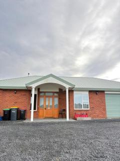 Cheerful country home with 3-bedrooms, 2-bathrooms - 9