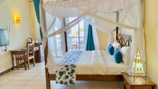 CityBlue Creekside Hotel & Suites - 4