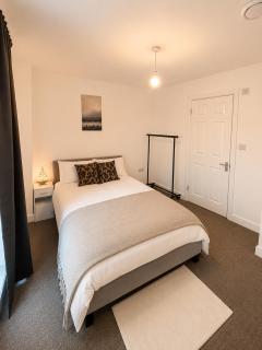 Heathrow 2 BR Comfort Stay - Free Parking - 6