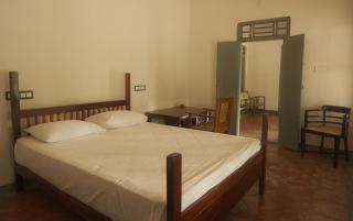 80 Yr old 5 Room entire Villa near beach - 3