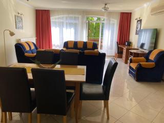 Grand Family Apartment - 2