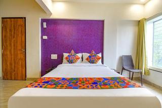 FabHotel Living Spaces - 1