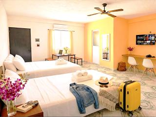 Quiet Retreat & Family Duplex, Sleep 2 - 8, 200m Beach, ADO & Cozumel, Fast WiFi, AC - 7