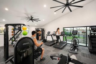 Prime Location Pool Gym Balcony Parking Washer and Dryer - 6
