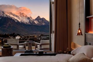 Lingbai Magnolia Trail – Boutique Guesthouse with Private Onsen & Snow Mountain Views in Baisha - 1