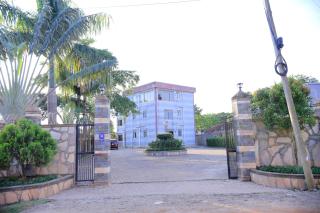 Rover's Inn Entebbe - 9