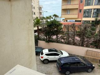 Beachfront Apartment with Balcony & Sea View - 3