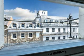 1-Bedroom City Centre Flat - Steps from Market Square - 5