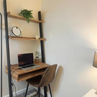 3 Bed City Stay - Easy Walk to Cardiff Central - 4