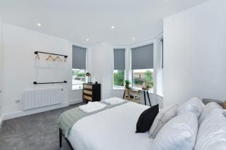 Stylish Flat with En-Suites Near Nature & Amenities - 7