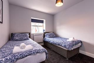 Maritime House Two - 4BR Sleeps 10 Near City Centre - 4