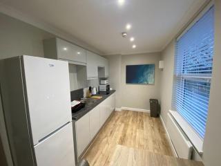 3 Bed Apartment - 8 Min Tram to Nottingham City Centre - 9