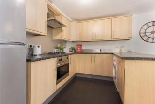 Raleigh Square - 2BR Ground-Floor Apartment in Nottingham - 8