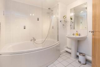 Raleigh Square - 2BR Ground-Floor Apartment in Nottingham - 7