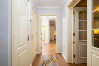Bracknell Two Bedroom Apartment with Parking - 3