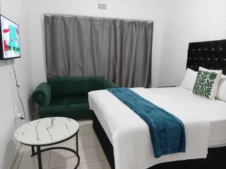 Starlink Guest House - 4