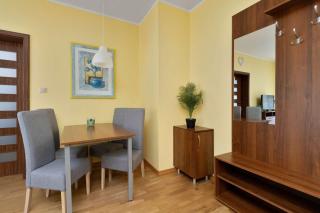 Nadmorski Apartament z Dostępem do Sauny w Jastrzębiej Górze by Noclegi Renters - 2