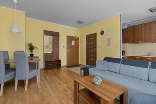 Nadmorski Apartament z Dostępem do Sauny w Jastrzębiej Górze by Noclegi Renters - 4