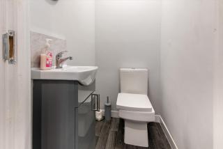 Maritime House One - 4BR for 10 Near City Centre - 2