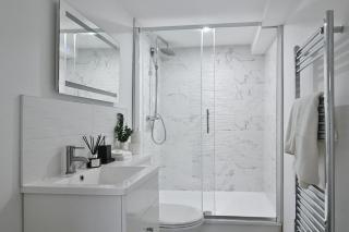 Norfolk House - Steps from Quays, Parks & Docks - 1