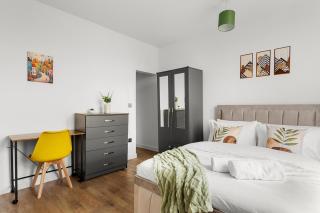 Stylish & Spacious Home in the Heart of Leeds - 2