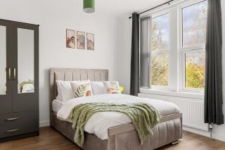 Stylish & Spacious Home in the Heart of Leeds - 0
