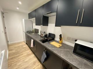 3-Bedroom Apartment Tram on the Doorstep - 7