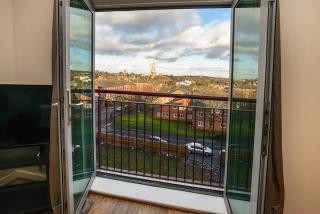 Portland Square - 2 Bedroom Modern City Apartment - 3