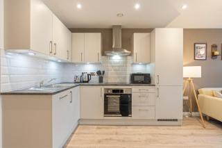 City Centre Birmingham 1-Bed with WiFi and Parking - 8