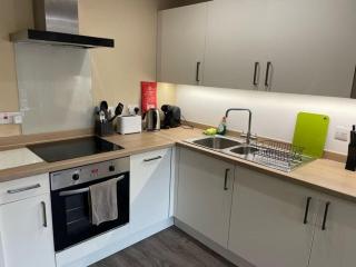 Convenient 1-Bed Apartment in Leeds City-Centre - 8