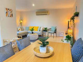 Private Valley Top Guesthouse, Fire Pit n Stargazing - 5