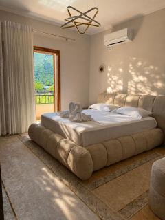 Elis Villa Scenic Room Berat Breakfast Included - 9