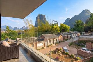 Yangshuo Gallery Resort--River View, Sunset,Cafe,Karast Mount,Ten-Mile Gallery,Free Laundry,Travel Guide,Book Tickets in Advance,E-Scooter Service - 1