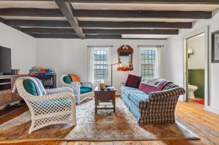 Charlemont Retreat w Fire Pit and EV Charger - 4