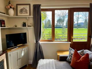 Charming, Modern Masonette in Heart of Fermoy River Town - 7