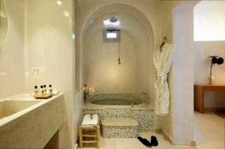 Zathina Villa in Mesaria, Santorini - 8
