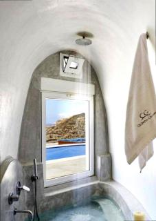 Zathina Villa in Mesaria, Santorini - 3