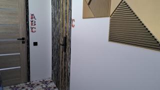 Apple Paradise, House of mirrors, self check-in - 2