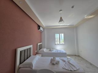 Hotel Landi - 1